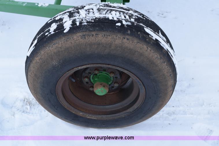 image for item E6041 Anhydrous ammonia nurse tank