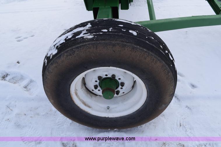 image for item E6041 Anhydrous ammonia nurse tank