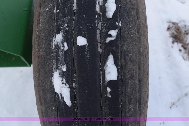 image for item E6041 Anhydrous ammonia nurse tank