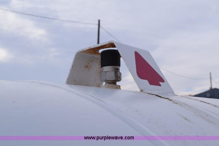 image for item E6041 Anhydrous ammonia nurse tank