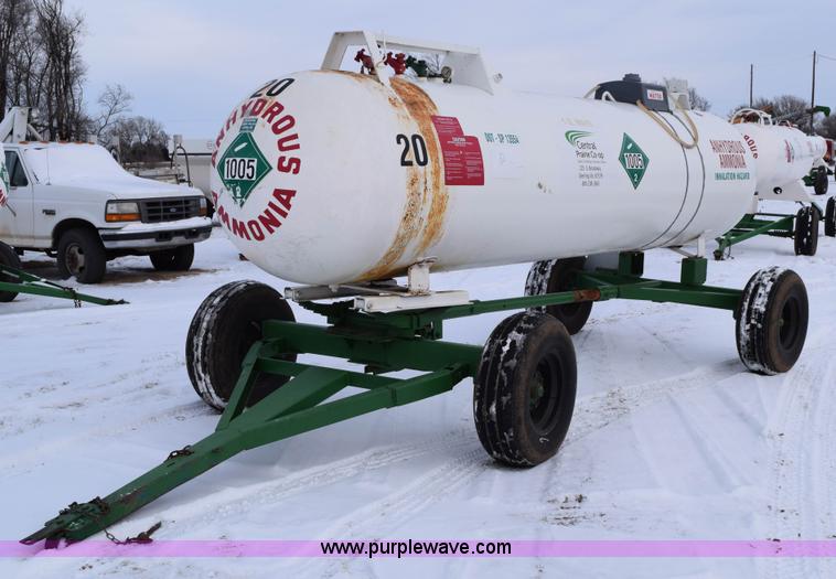 image for item E6042 Anhydrous ammonia nurse tank