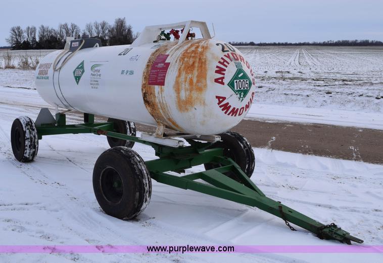 image for item E6042 Anhydrous ammonia nurse tank