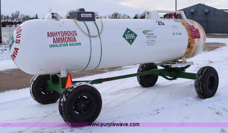 image for item E6042 Anhydrous ammonia nurse tank