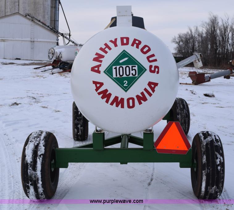 image for item E6042 Anhydrous ammonia nurse tank