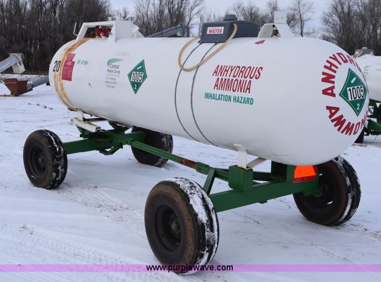 image for item E6042 Anhydrous ammonia nurse tank
