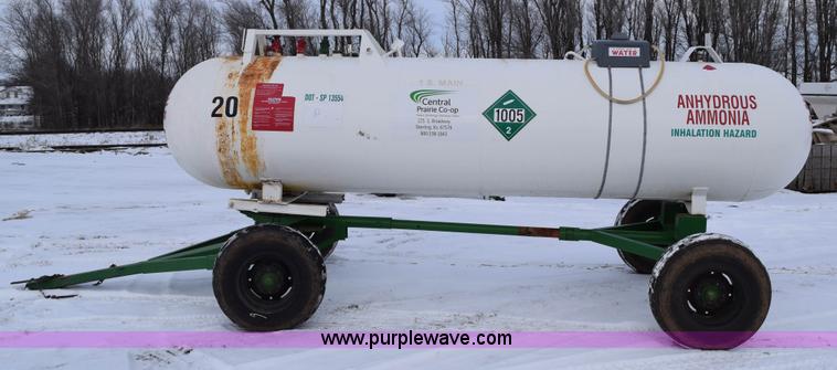 image for item E6042 Anhydrous ammonia nurse tank
