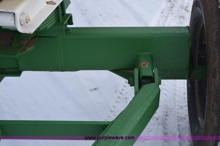 image for item E6042 Anhydrous ammonia nurse tank