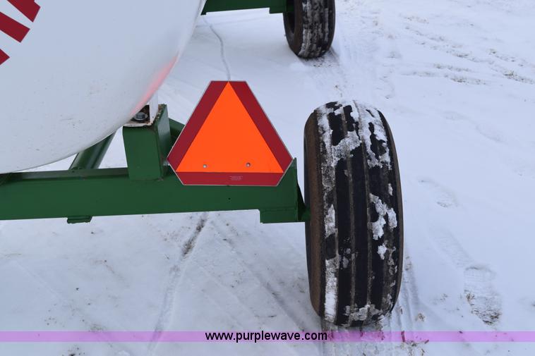 image for item E6042 Anhydrous ammonia nurse tank