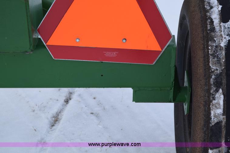 image for item E6042 Anhydrous ammonia nurse tank