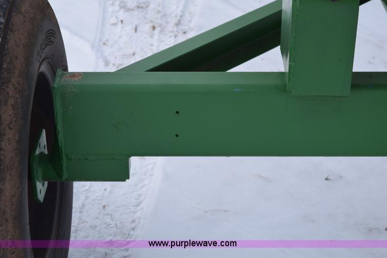 image for item E6042 Anhydrous ammonia nurse tank