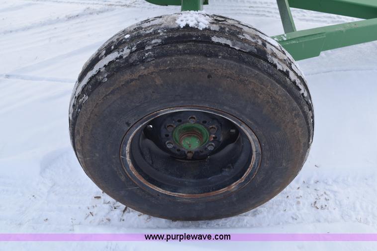 image for item E6042 Anhydrous ammonia nurse tank