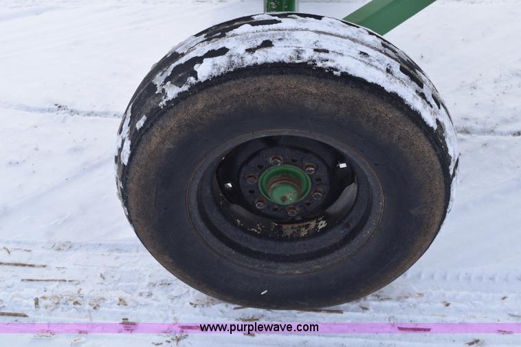 image for item E6042 Anhydrous ammonia nurse tank