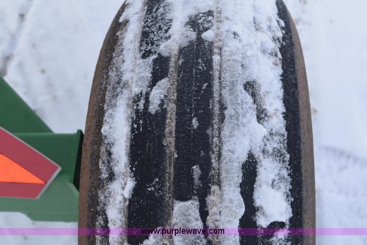 image for item E6042 Anhydrous ammonia nurse tank