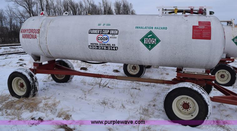 image for item E6043 Anhydrous ammonia nurse tank