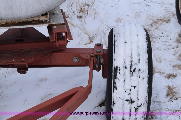 image for item E6043 Anhydrous ammonia nurse tank