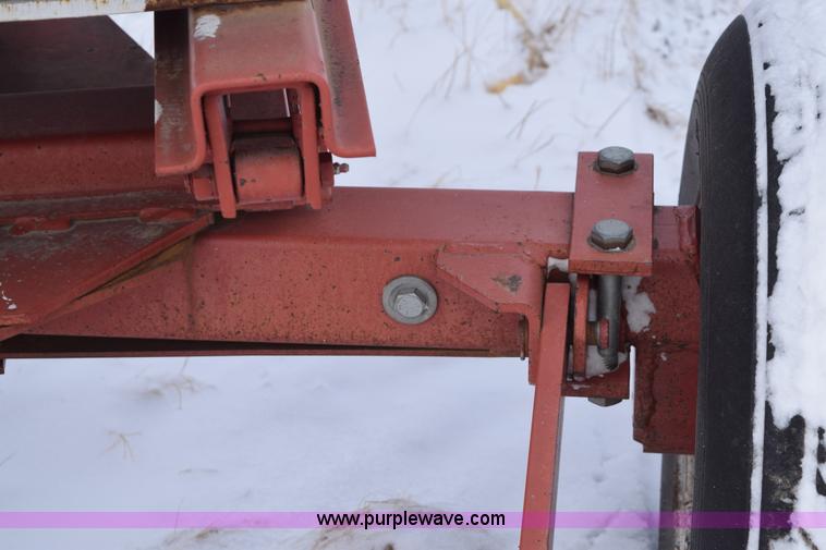 image for item E6043 Anhydrous ammonia nurse tank