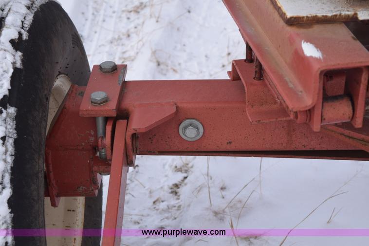 image for item E6043 Anhydrous ammonia nurse tank