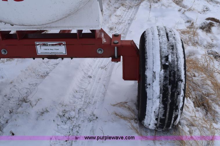 image for item E6043 Anhydrous ammonia nurse tank