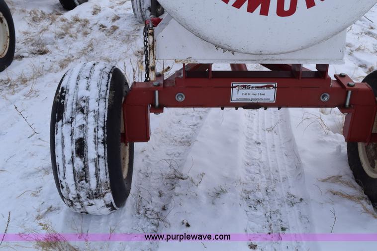 image for item E6043 Anhydrous ammonia nurse tank