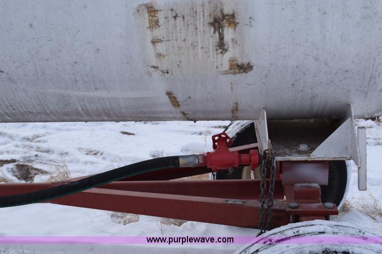 image for item E6043 Anhydrous ammonia nurse tank