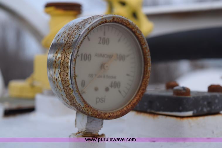 image for item E6043 Anhydrous ammonia nurse tank