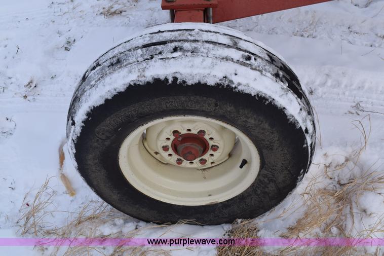 image for item E6043 Anhydrous ammonia nurse tank