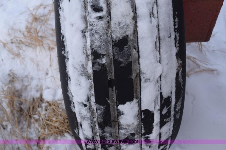 image for item E6043 Anhydrous ammonia nurse tank