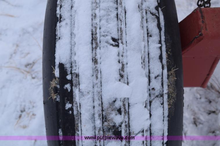 image for item E6043 Anhydrous ammonia nurse tank