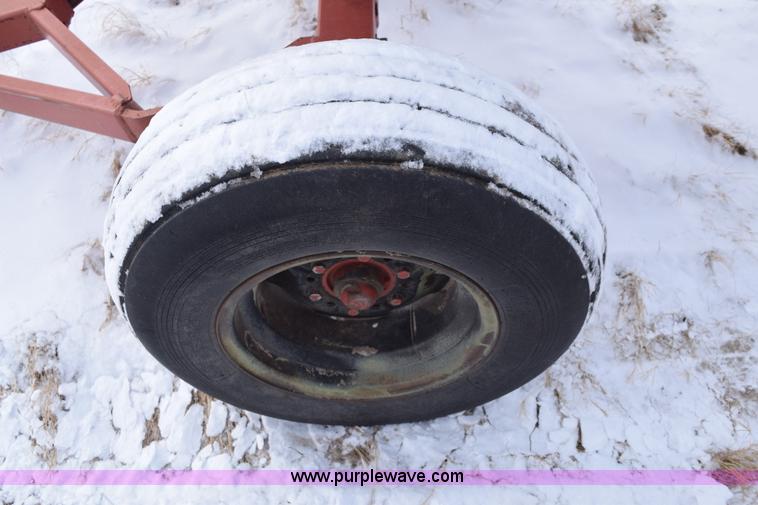 image for item E6043 Anhydrous ammonia nurse tank