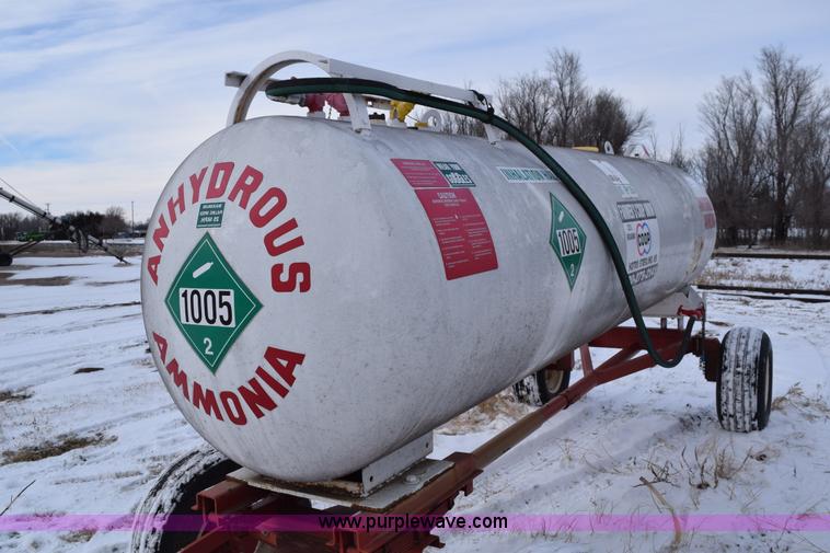 image for item E6043 Anhydrous ammonia nurse tank