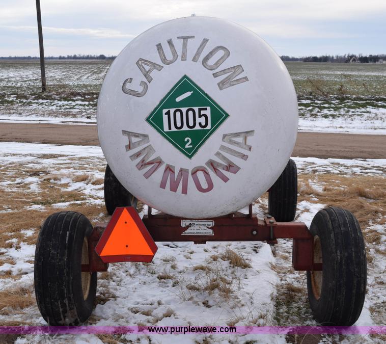 image for item E6047 Anhydrous ammonia nurse tank