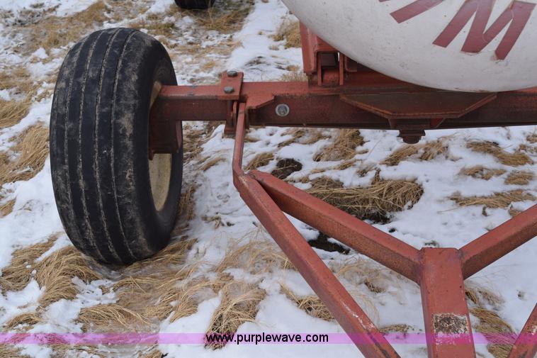 image for item E6047 Anhydrous ammonia nurse tank