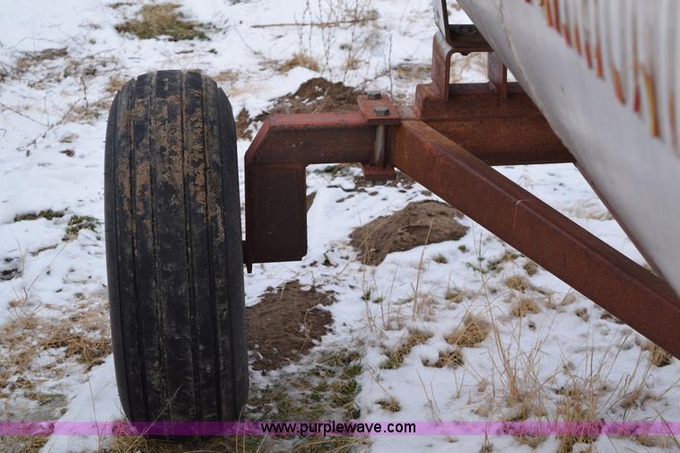 image for item E6047 Anhydrous ammonia nurse tank