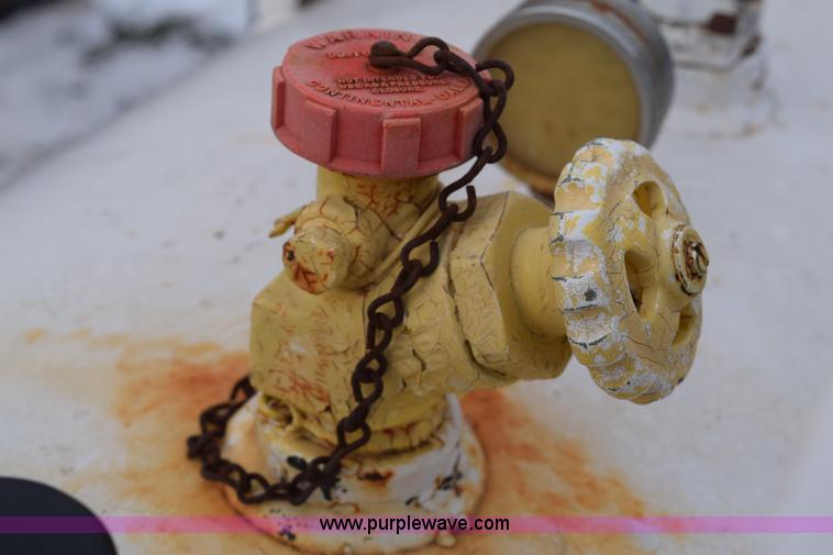 image for item E6047 Anhydrous ammonia nurse tank