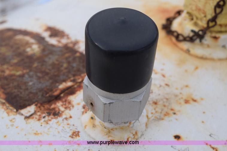 image for item E6047 Anhydrous ammonia nurse tank