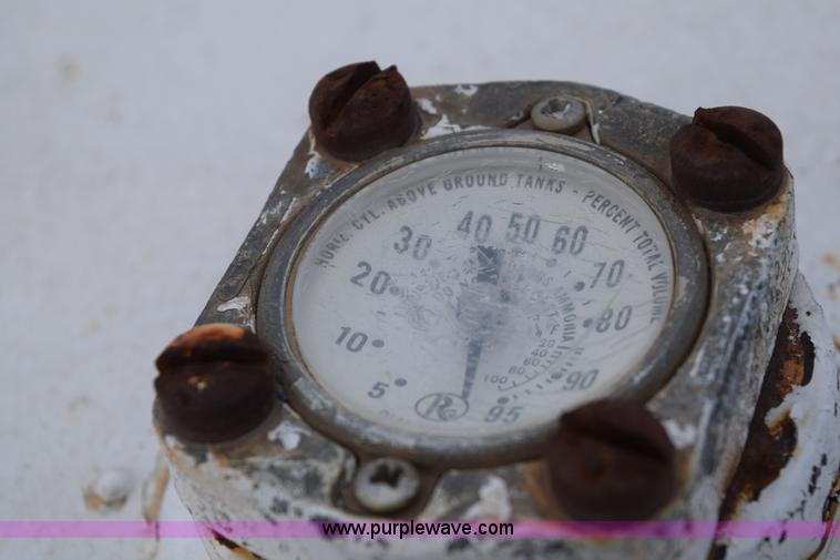 image for item E6047 Anhydrous ammonia nurse tank