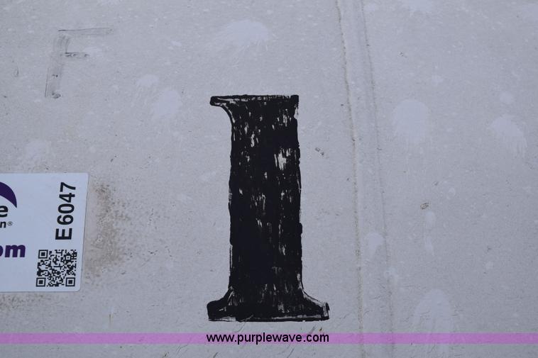 image for item E6047 Anhydrous ammonia nurse tank