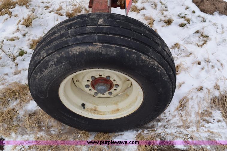 image for item E6047 Anhydrous ammonia nurse tank