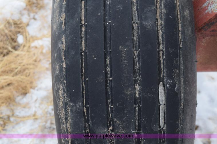 image for item E6047 Anhydrous ammonia nurse tank