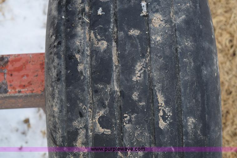 image for item E6047 Anhydrous ammonia nurse tank