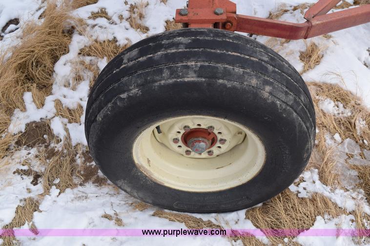 image for item E6047 Anhydrous ammonia nurse tank