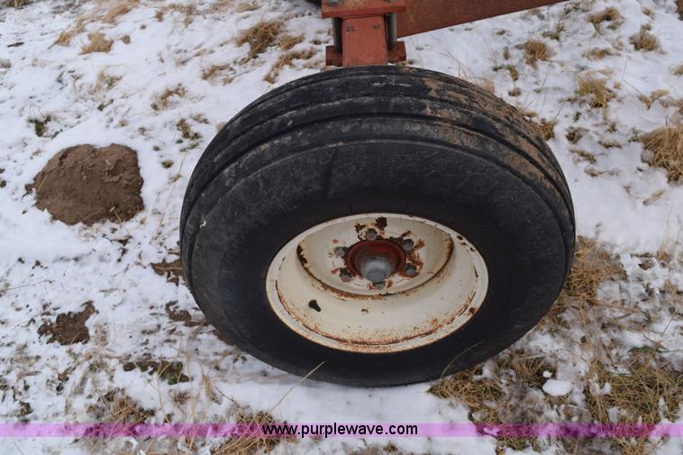 image for item E6047 Anhydrous ammonia nurse tank