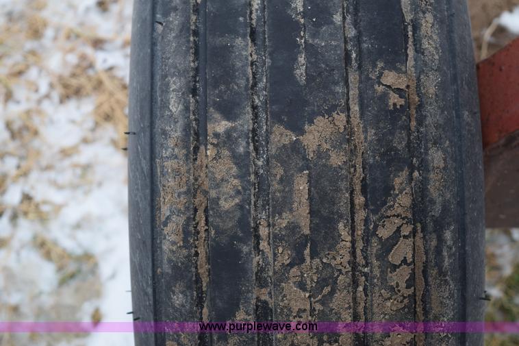 image for item E6047 Anhydrous ammonia nurse tank