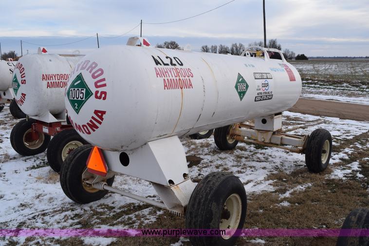 image for item E6048 Anhydrous ammonia nurse tank