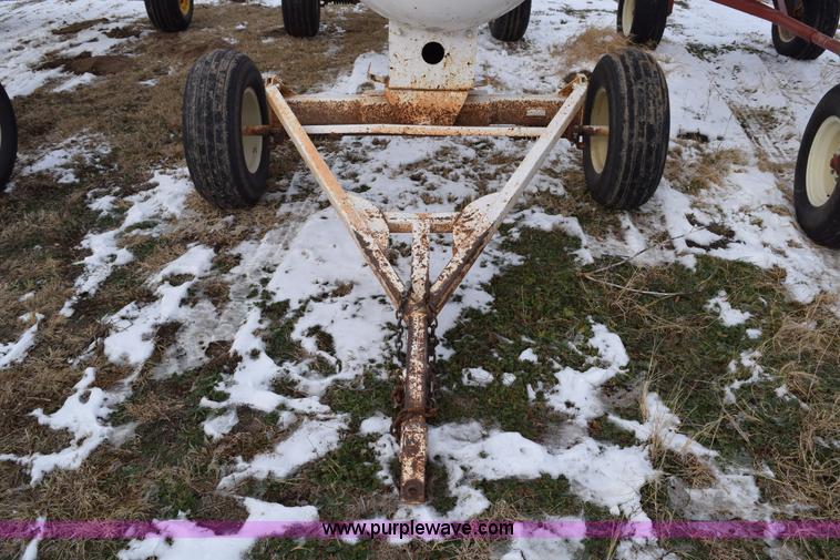 image for item E6048 Anhydrous ammonia nurse tank