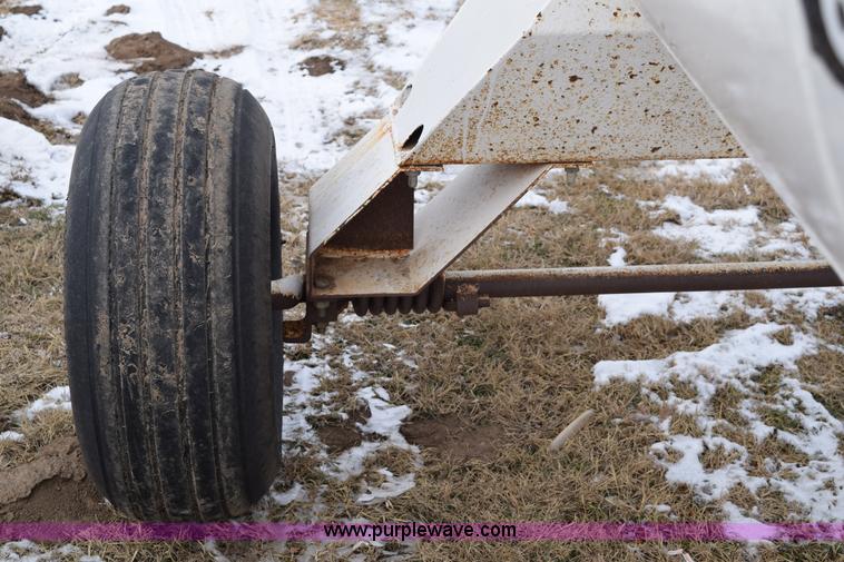 image for item E6048 Anhydrous ammonia nurse tank