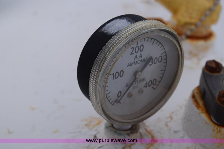 image for item E6048 Anhydrous ammonia nurse tank