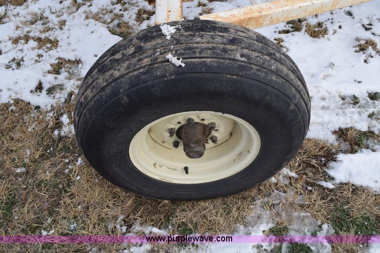 image for item E6048 Anhydrous ammonia nurse tank