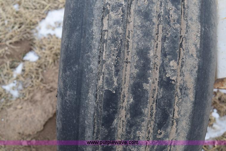 image for item E6048 Anhydrous ammonia nurse tank