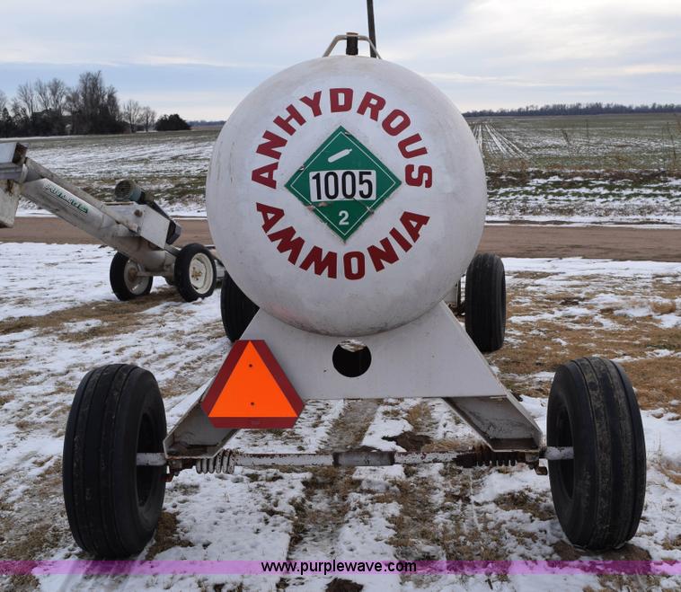 image for item E6049 Anhydrous ammonia nurse tank
